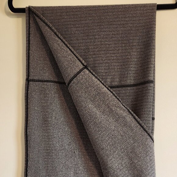 Lululemon Vinyasa Scarf Heathered Herringbone - Picture 3 of 7